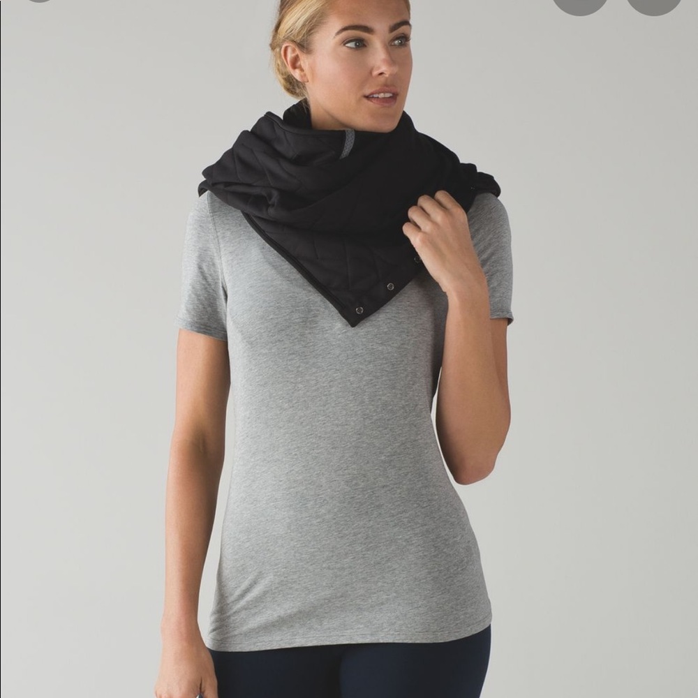 Lululemon Quilted Scarf EUC Like New Condition